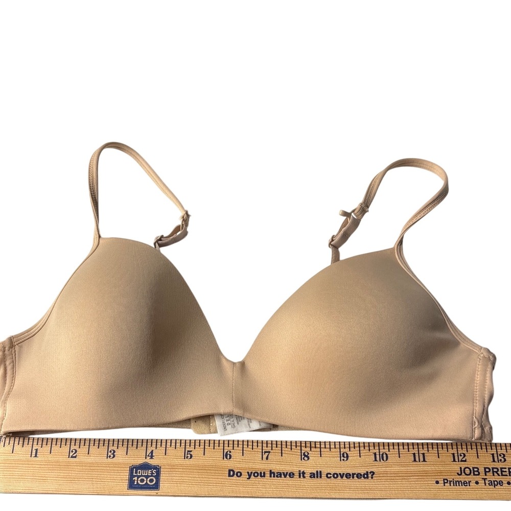 Maidenform Nude Wireless optional rasorback 36A Style 4667 Smooth Molded Cups